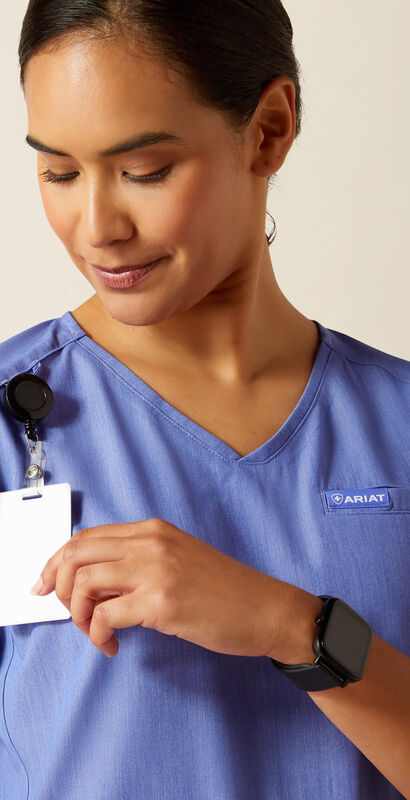 Clara 6 Pocket Scrub Top 04